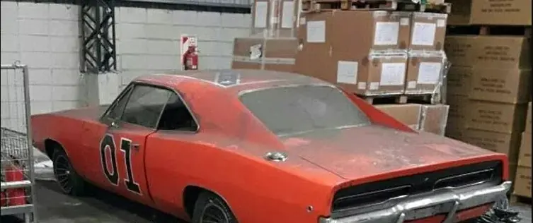 Un General Lee abandonado en la Aduana