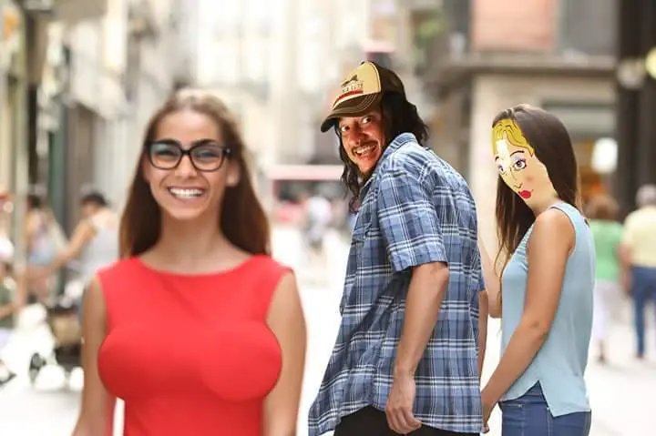 La historia detrás del meme del “novio distraído”