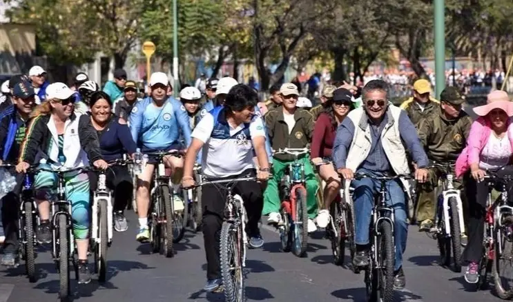 Bolivia celebra Día del Peatón para reducir la contaminación