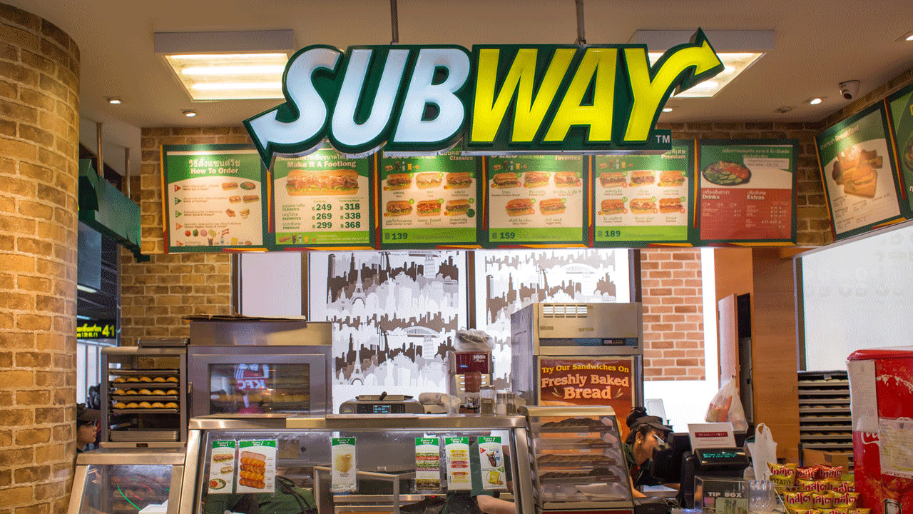 Un grone me humillo frente a unas lincesas en Subway