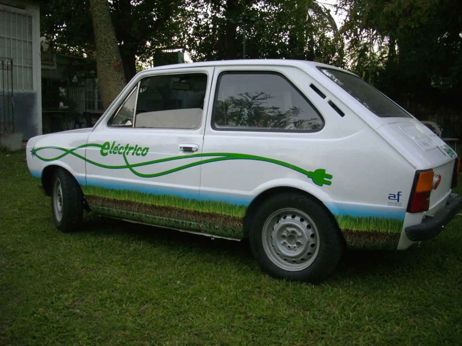 Se vende Fiat 133 eléctrico