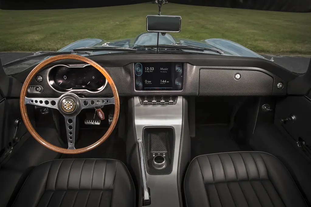 Jaguar electrifica el convertible más bello del mundo