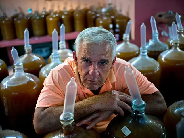 Vino "sabor condón"