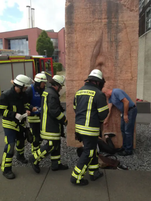 Personas que no creerás donde se quedaron atoradas
