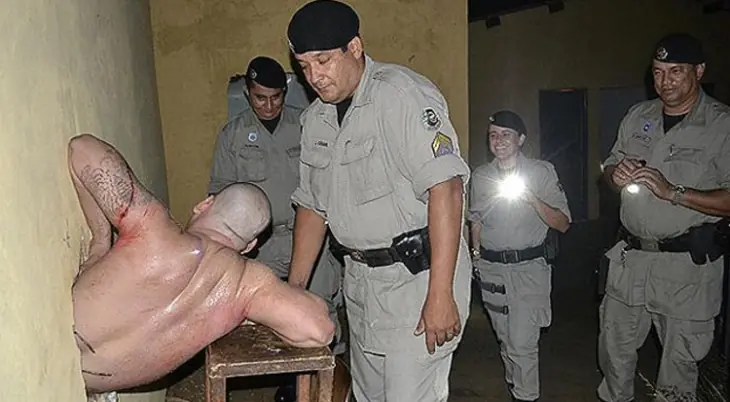 Personas que no creerás donde se quedaron atoradas