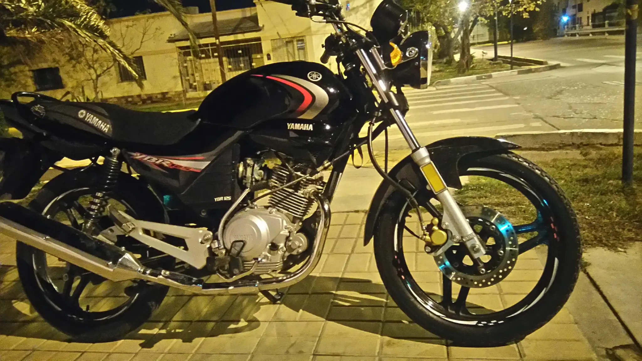 Te enseño a porne led creed a la moto