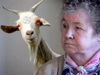 Una anciana invoca al demonio en un curso de inglés