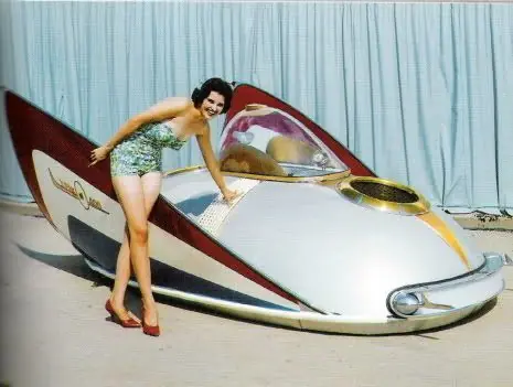 Autos "concept" de los 50s: raros, feos, aparatosos
