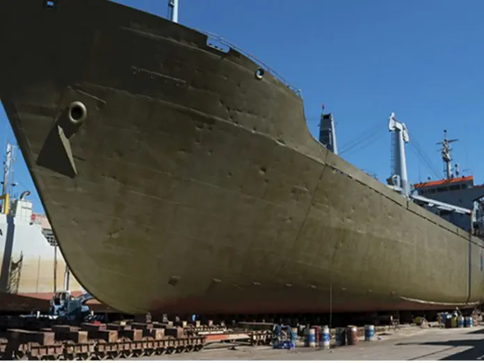 CINAR repara dos buques de la armada argentina