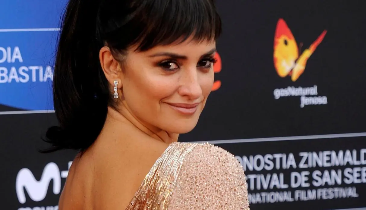 Penélope Cruz sorprende seguidores con nueva sesión de fotos