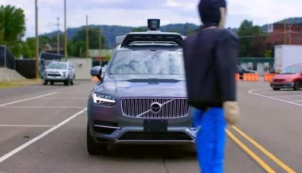 La ciudad ficticia donde Uber prueba sus carros autónomos