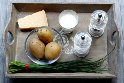 Cómo preparar unas exquisitas papas rellenas. Foto receta