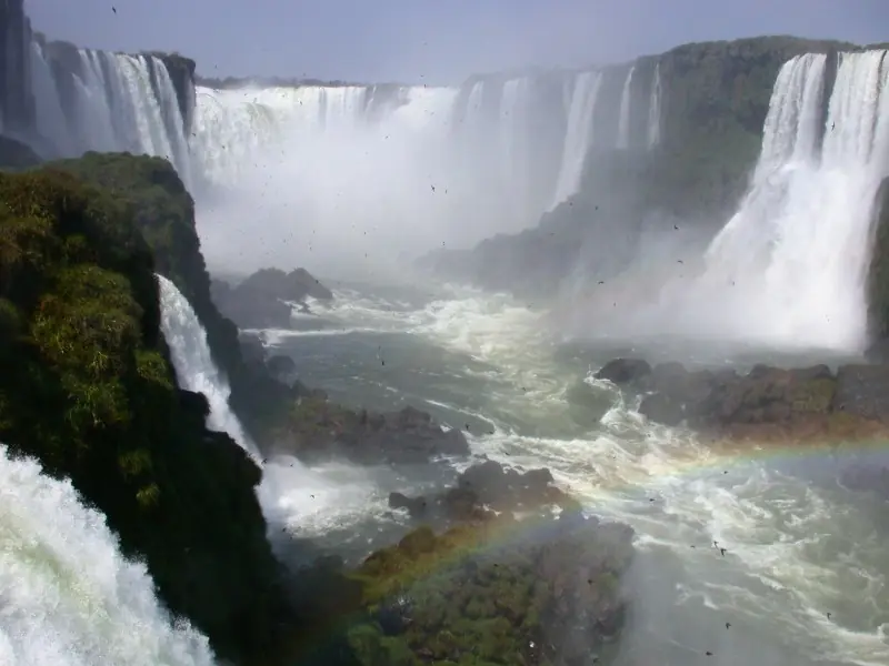 cataratas del iguazu o cataratas del niagara?