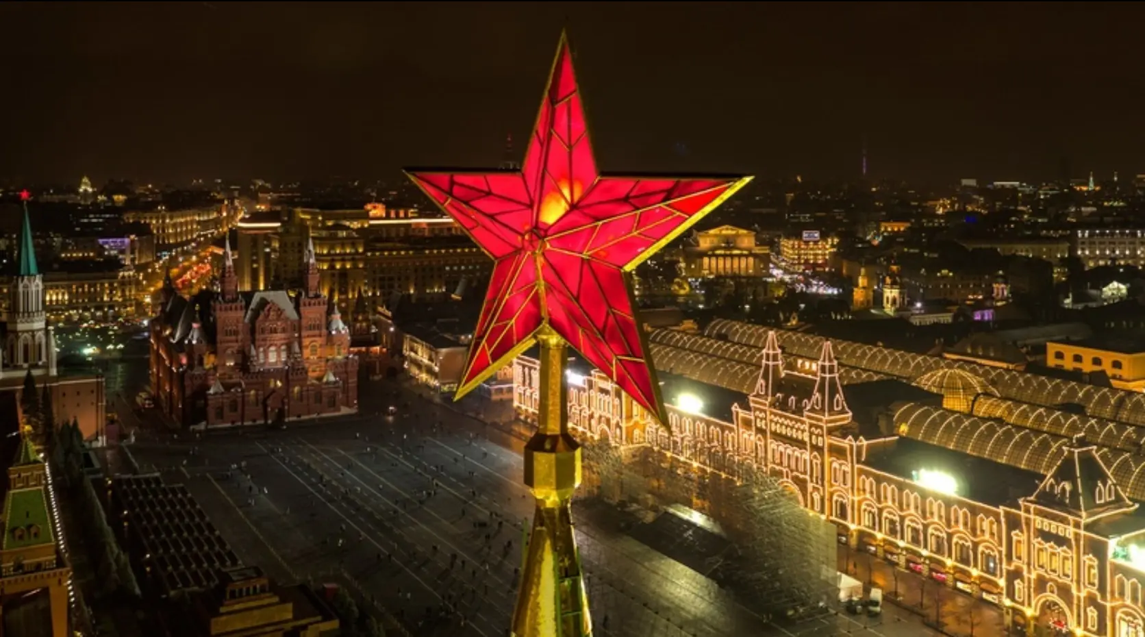 Las estrellas rojas del Kremlin de Moscu cumplen 80 años
