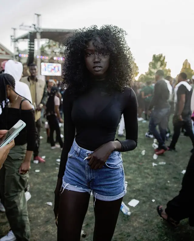 De estudiante a modelo: Joven africana causa furor