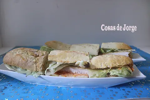 Bocadillo de panga rebozada