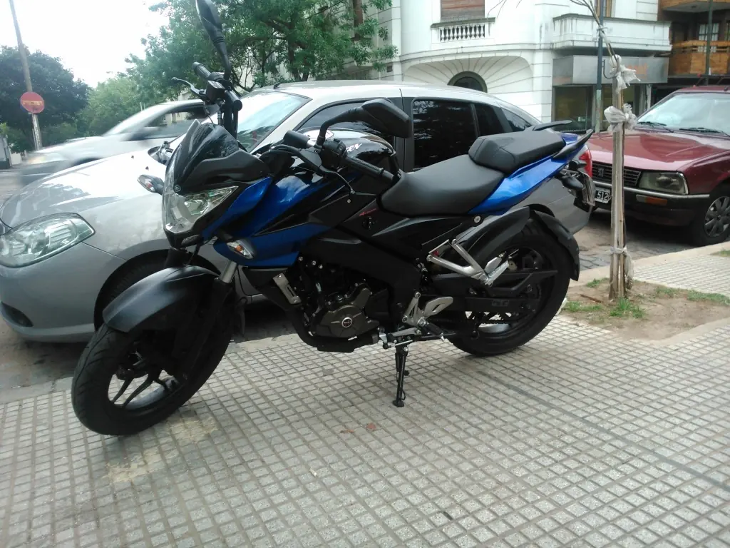 Probando Rouser 200ns en pista
