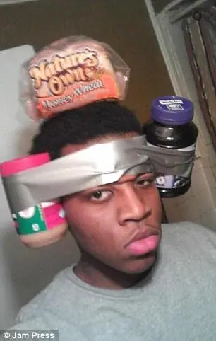 20personas que se pasan de originales al hacerse un “selfie"