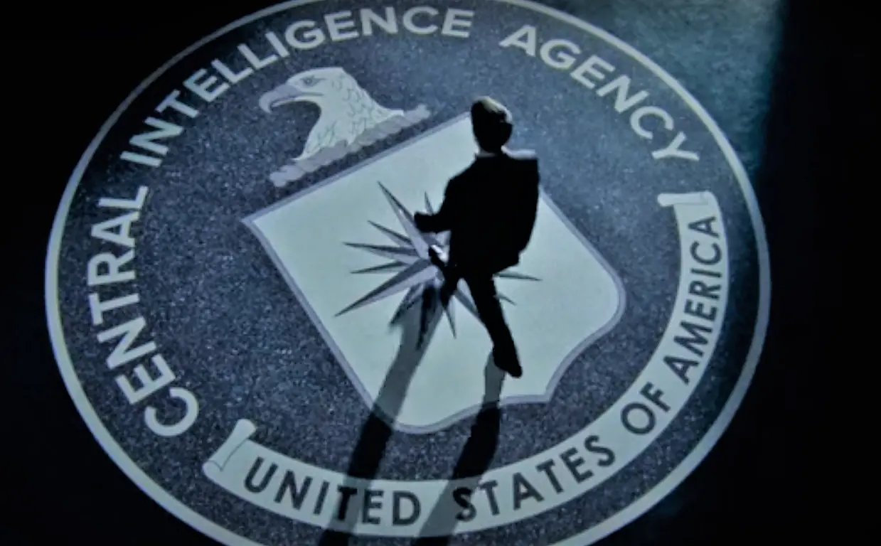 La CIA roba el submarino hundido