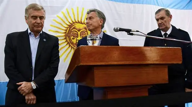 Macri prepara una reestructuración de las FF.AA