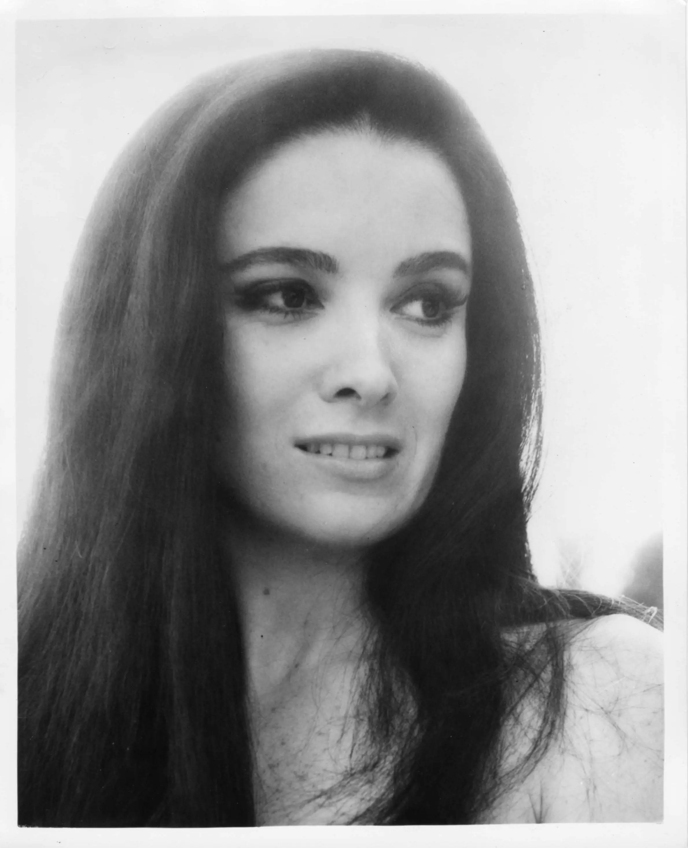 [Retro milf] Linda Cristal, pasa y conocela