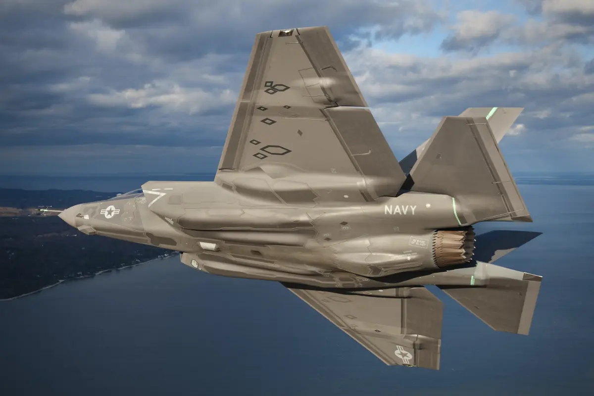 El F-35 Joint Strike Fighter listo?