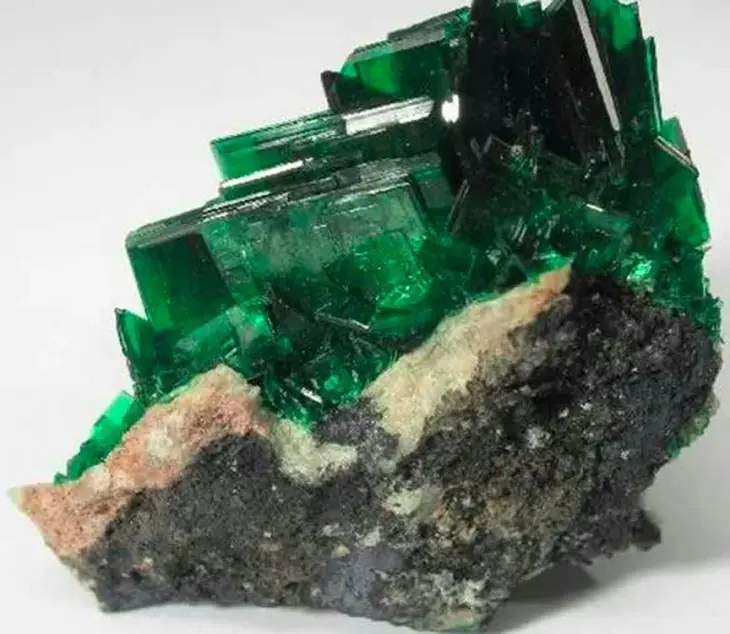 10 Bellos minerales que pueden ser mortales.