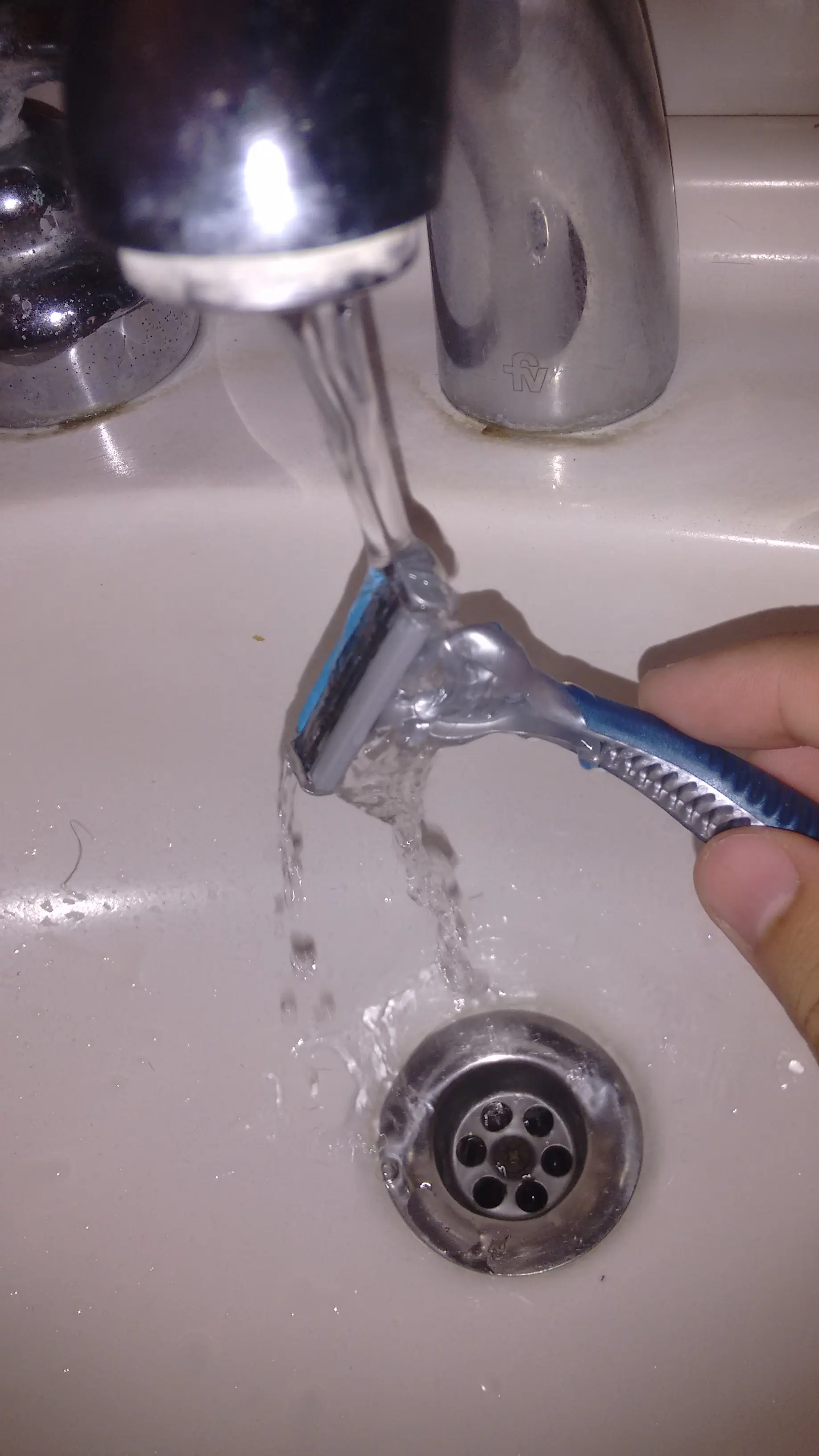 Vení lince puberto,aprendé a afeitarte los pelos de la cara