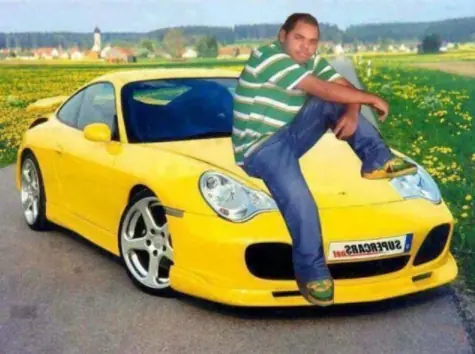 Personas q exageraron un poco al usar Photoshop en su perfil