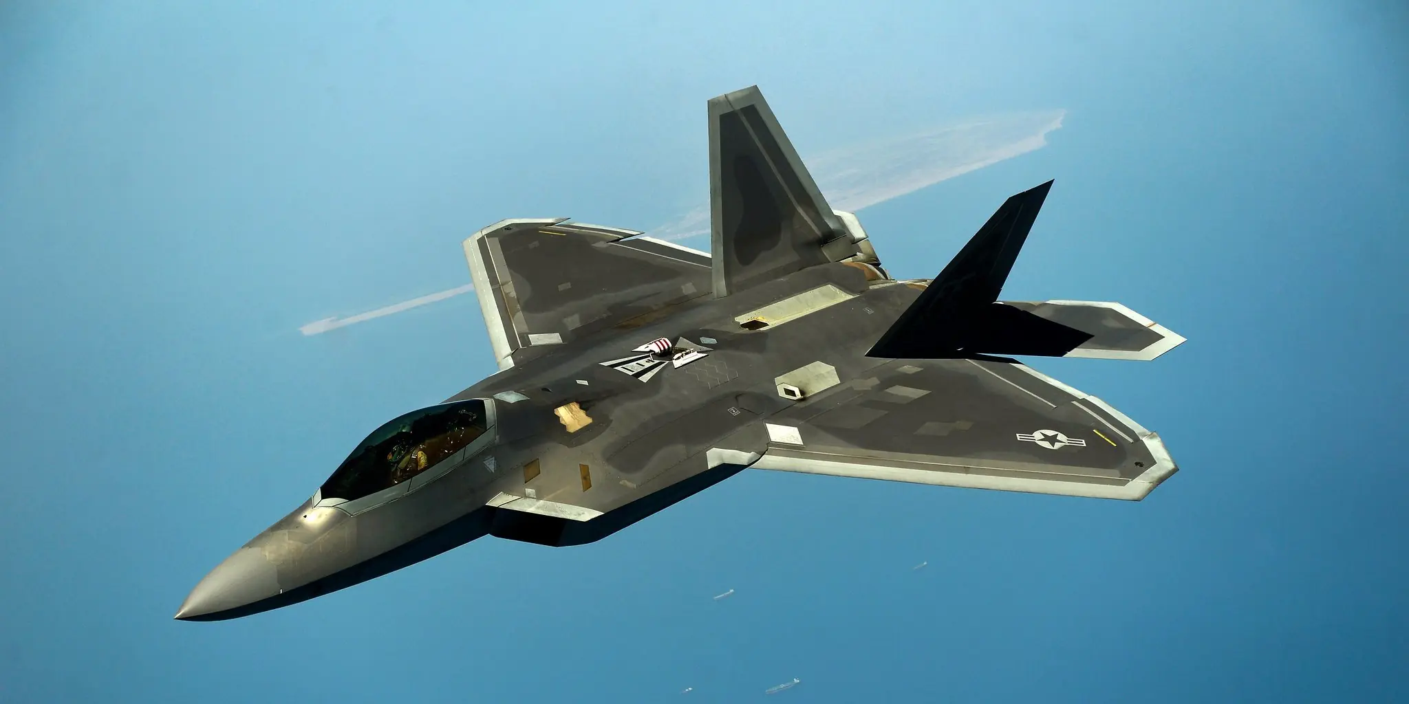 F 22 en desventaja, en el primer encuentro