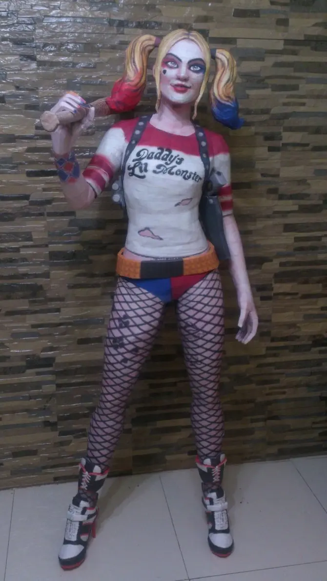 Papercraft: Harley Quinn tamaño real! (173cm)