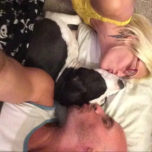 El Pelado de Brazzers:Un Hombre que no se conformo con poco