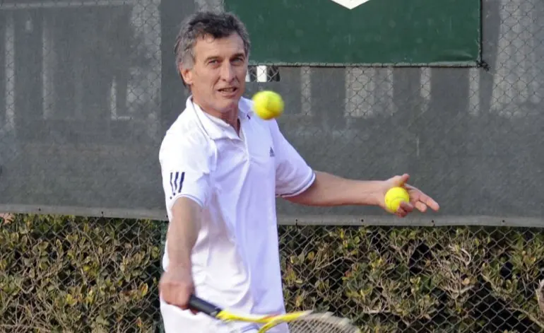 Macri jugaba al paddle durante la represión