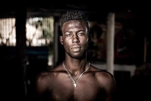 Mi novia salio con su amigo senegales