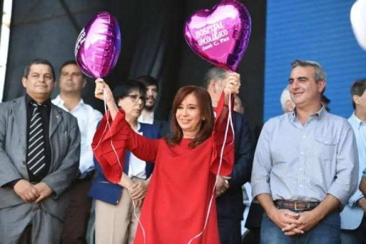Cristina visitó el Hospital oncológico ideado por ella