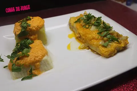 Bacalao con huevo cuadrado y all i oli de tomate