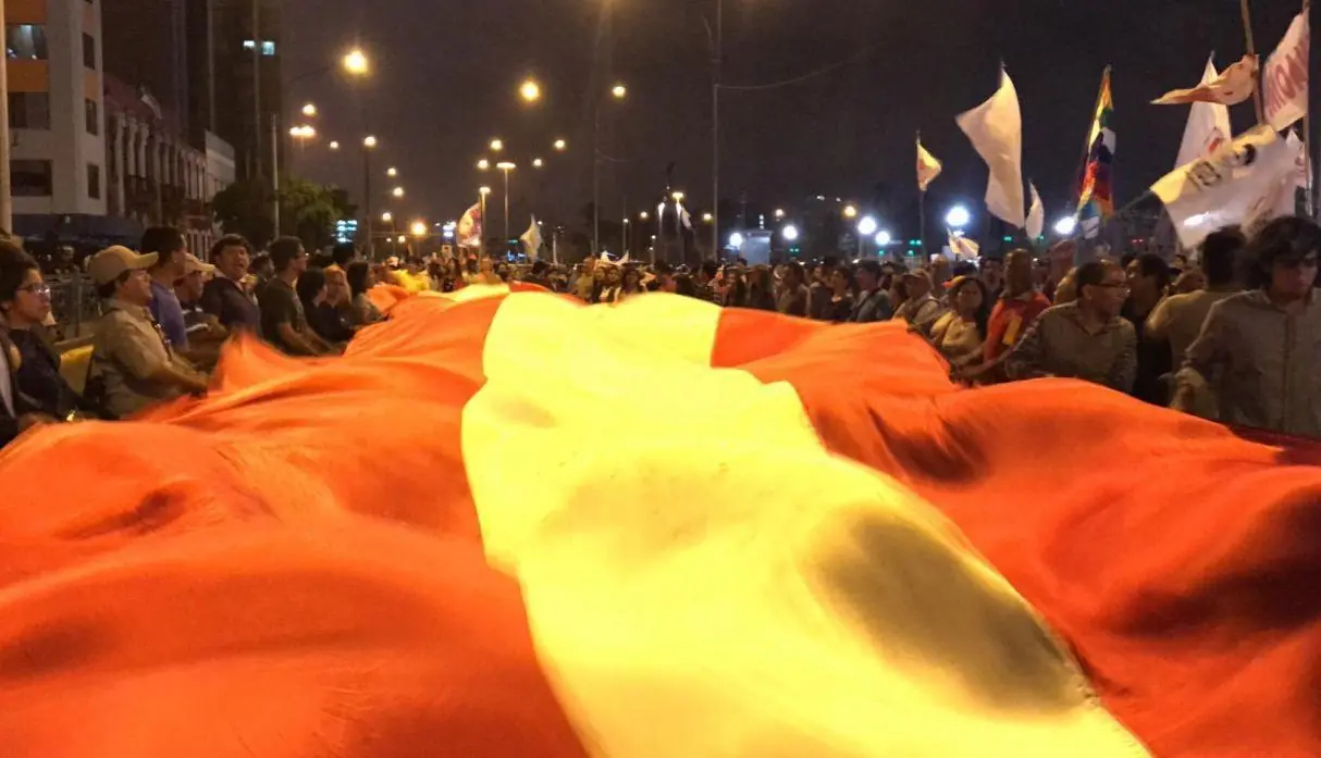 Perú marchó contra el indulto al genocida Fujimori Perú marchó contra el indulto al genocida Fujimori