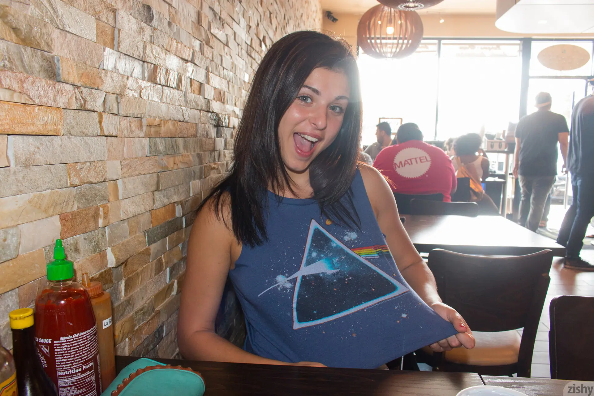 Modelo Leah Gottierrez fan de Pink Floyd!