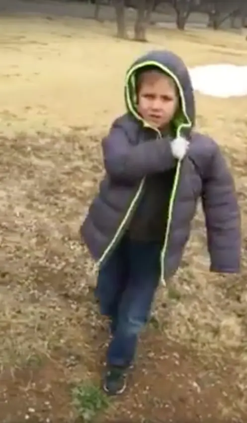 Emocionante reencuentro entre un niño y su perro perdido