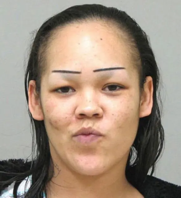 15 mujeres que se pasaron de locas con sus cejas.