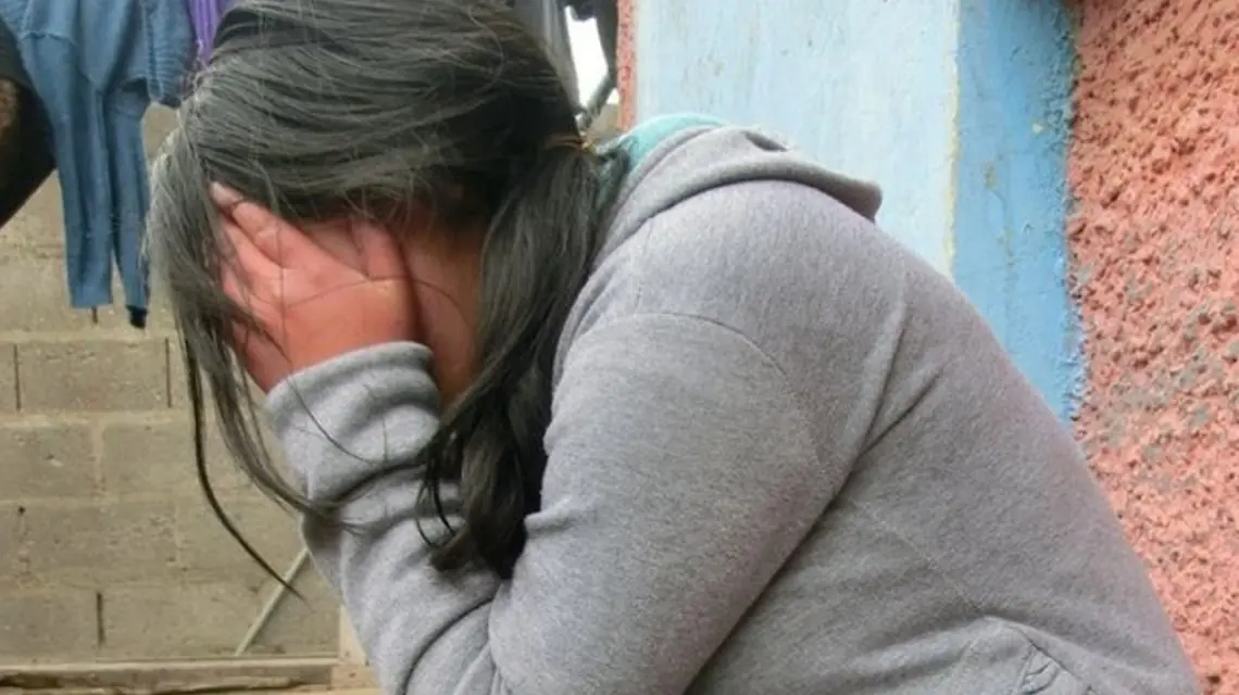 Seis hermanas fueron violadas por 11 familiares en santiago