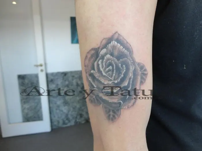 Tatuajes de flores en arte y tatuaje