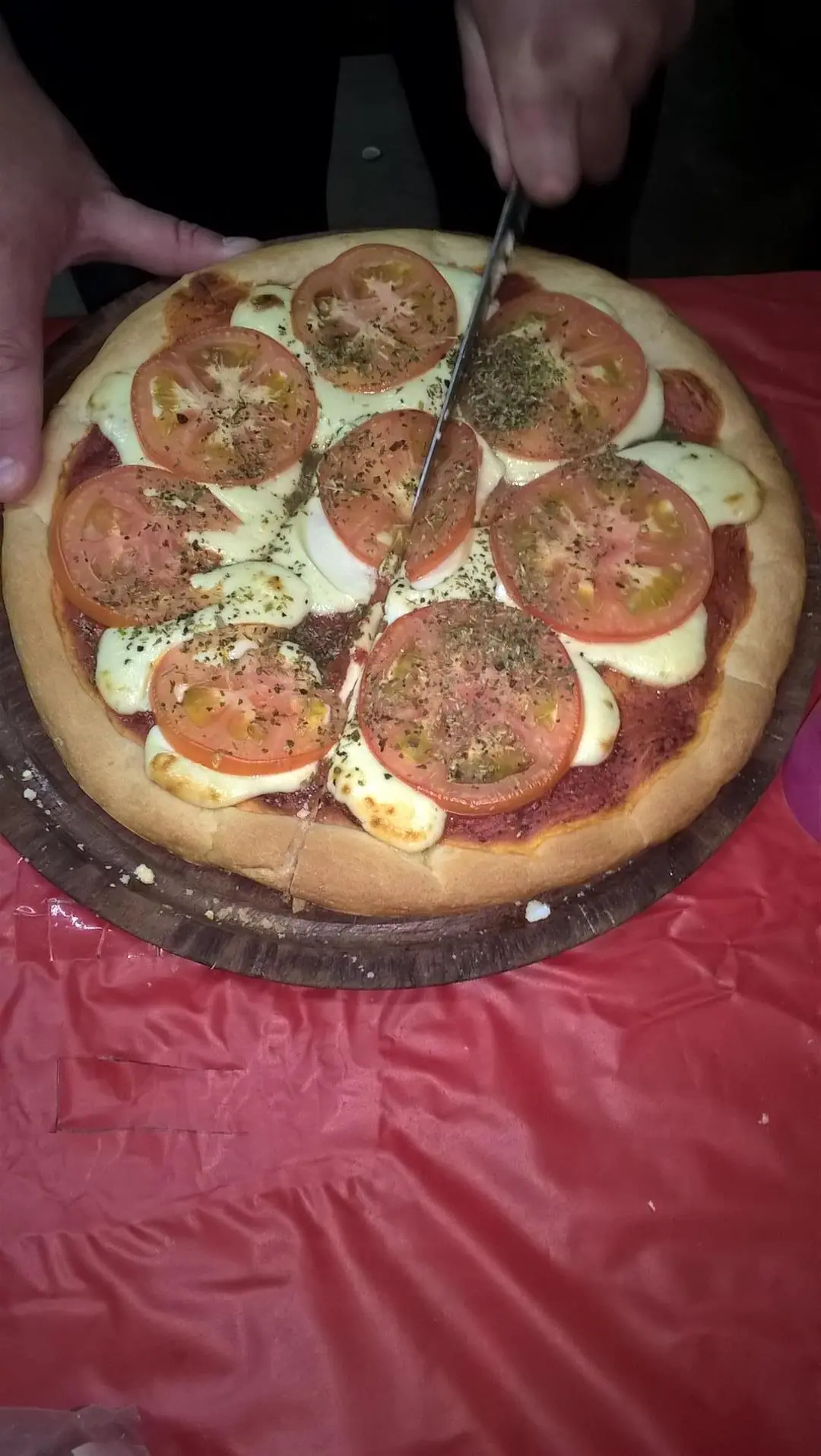 Noche de pizza casera en el galpón