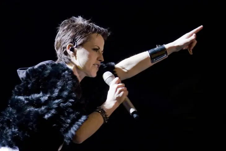 Muere de forma inesperada la vocalista d The Cranberries