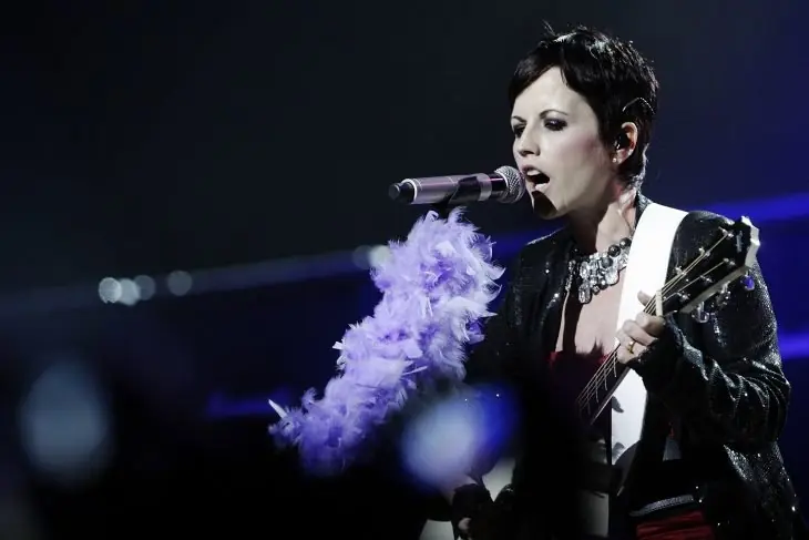Muere de forma inesperada la vocalista d The Cranberries