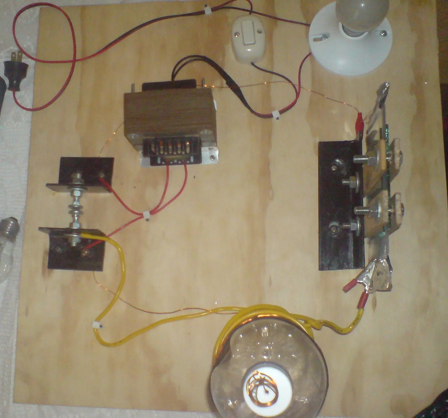 Bobina Tesla en casa [hazlo tu mismo]