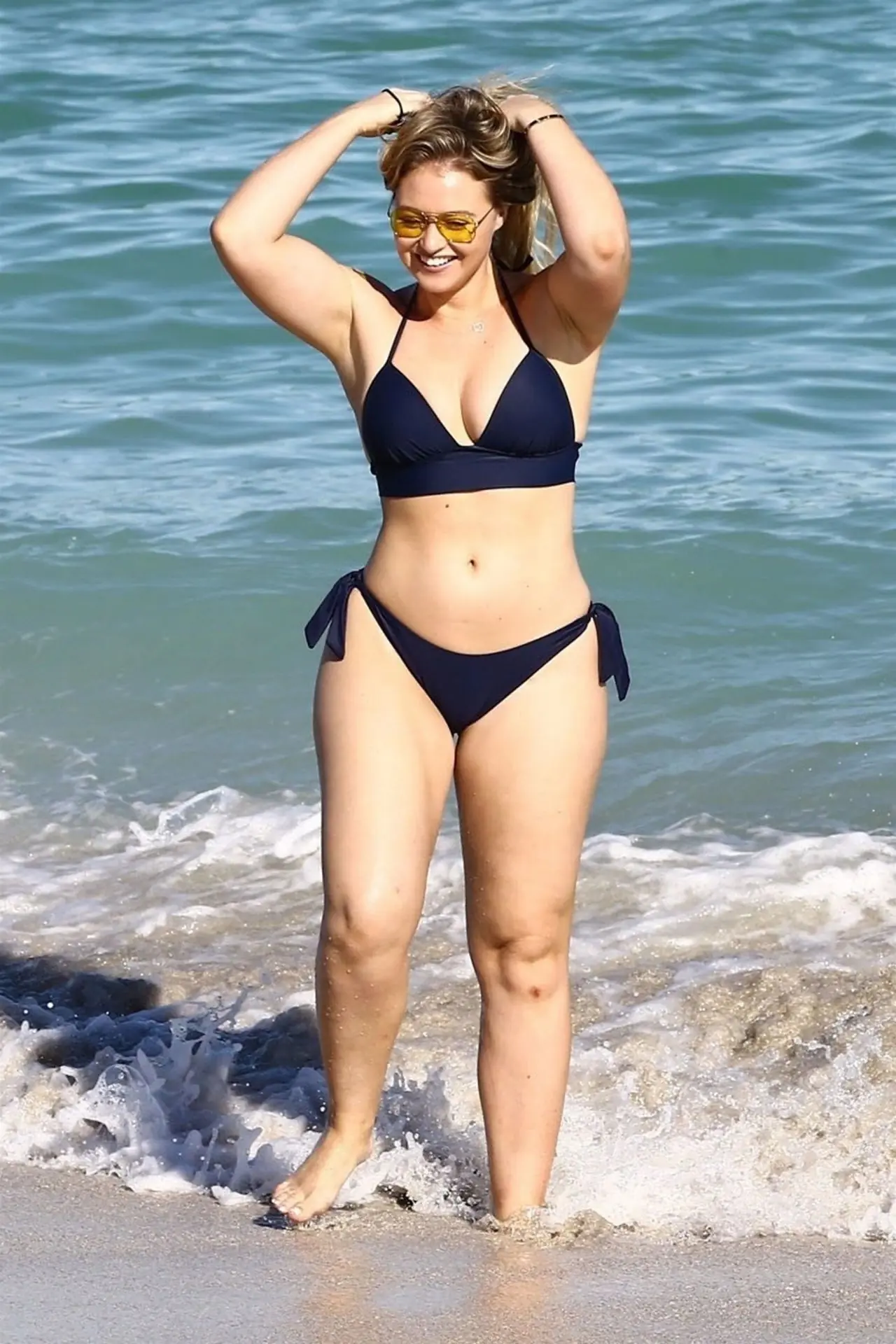 Iskra Lawrence en bikini!
