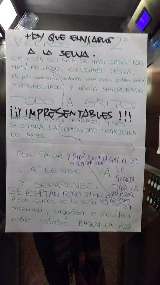 Carteles con cariño dedicados a sus vecinos