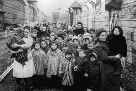 Holocaustro nazi fu real Y