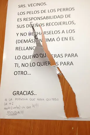 Carteles con cariño dedicados a sus vecinos